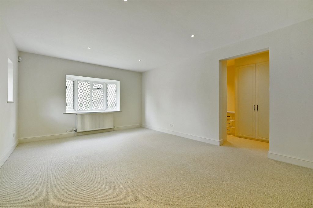 Additional image 10 of 5 bed detached house to rentRidgemead Road, Englefield Green, Egham, Surrey TW20