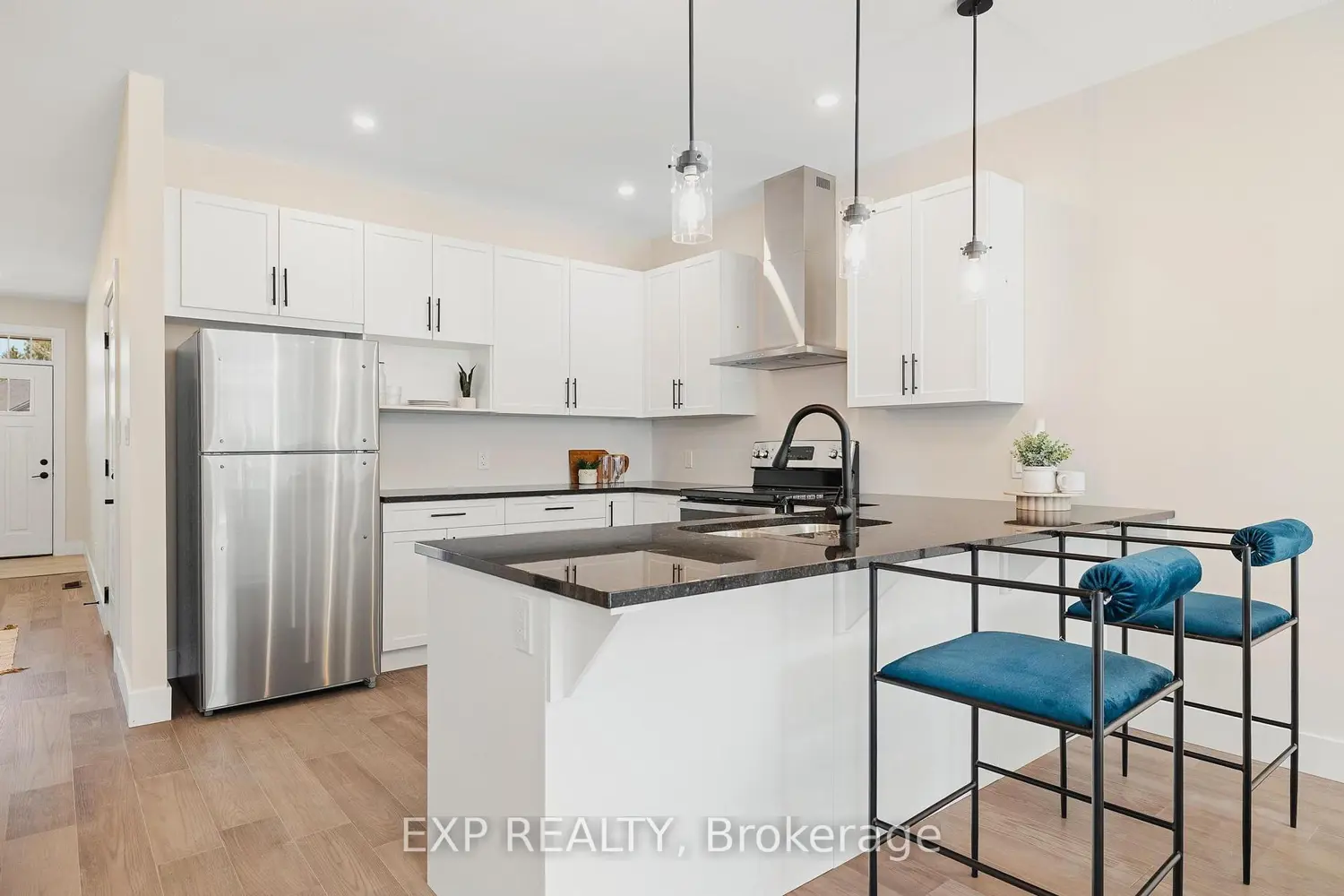 Additional image 7 of 12 Washington Street 102