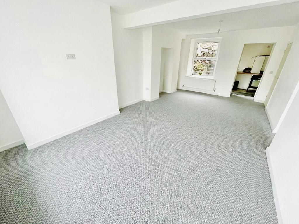 3 bed terraced house to rentRailway View, Ebbw Vale NP23