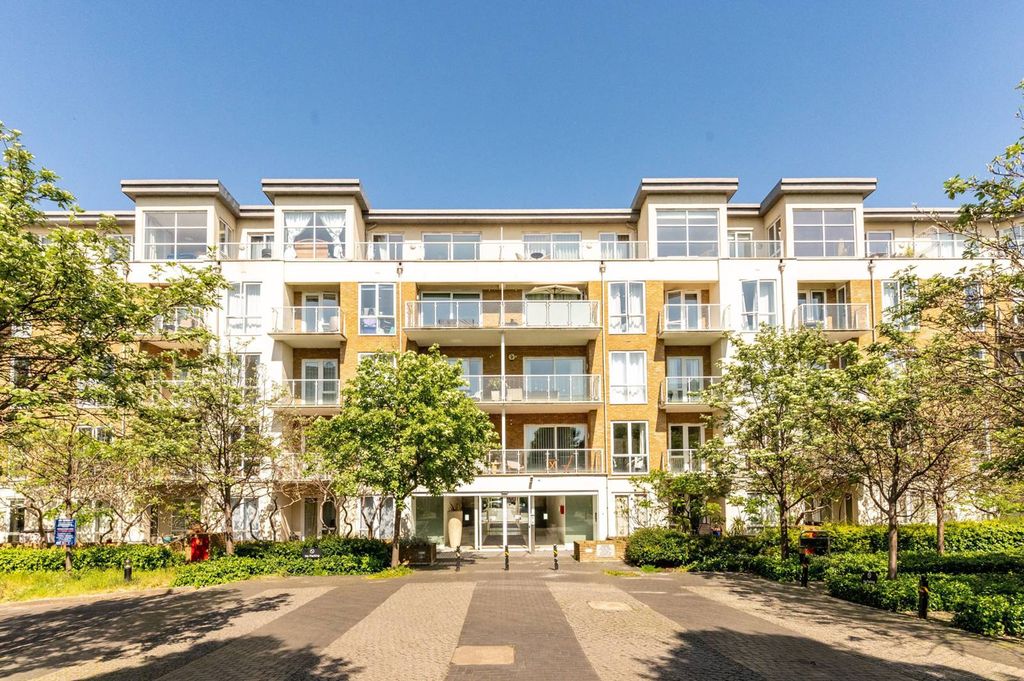 Additional image 4 of 2 bed flat to rentMelliss Avenue, Kew, Richmond TW9