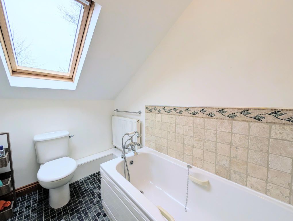 Additional image 14 of 4 bed property to rentRussell Gardens, Old Tupton, Chesterfield S42