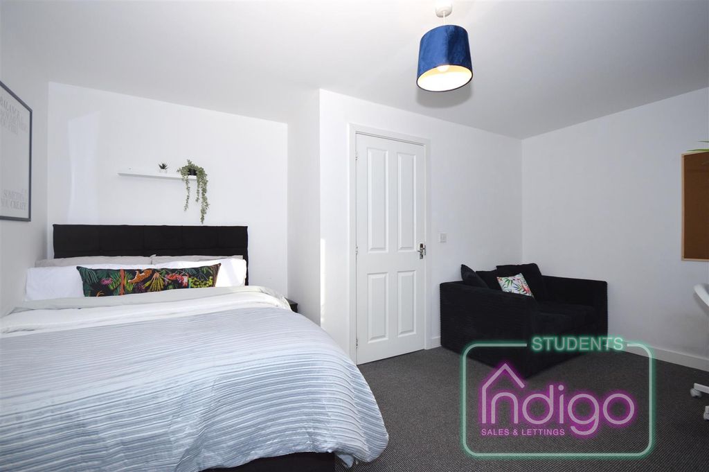Additional image 13 of 5 bed property to rentChervil Close, Newcastle ST5