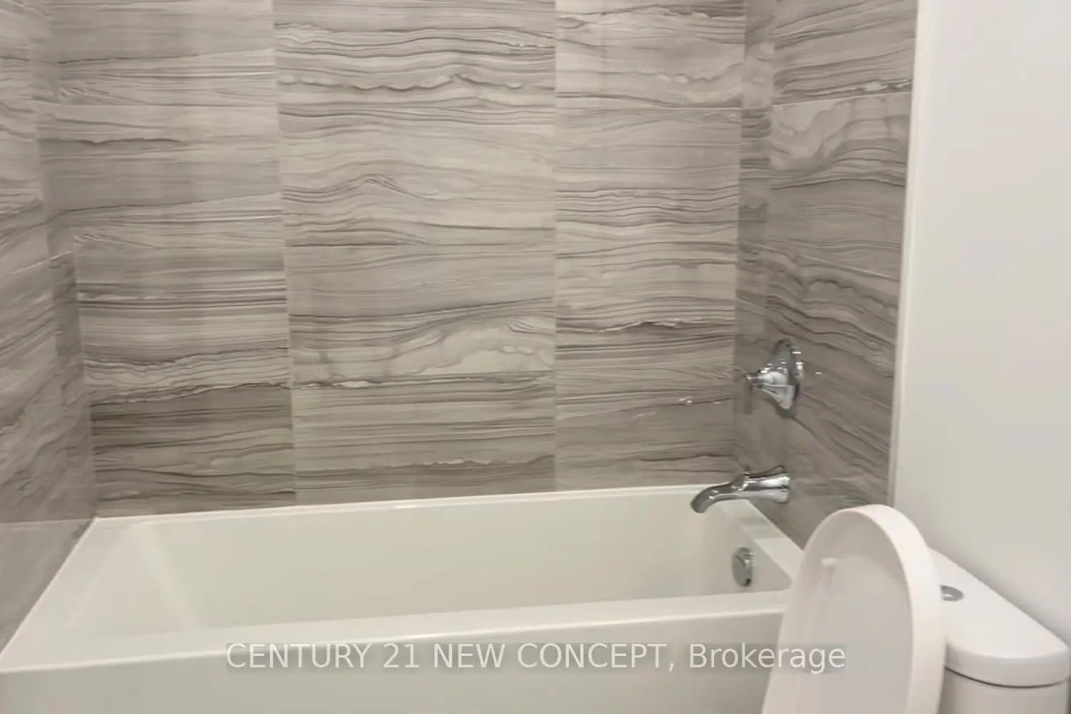 Additional image 5 of 39 Roehampton Avenue 1204