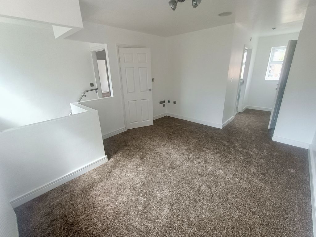 Additional image 8 of 4 bed detached house to rentThe Woodlands, Stafford ST17