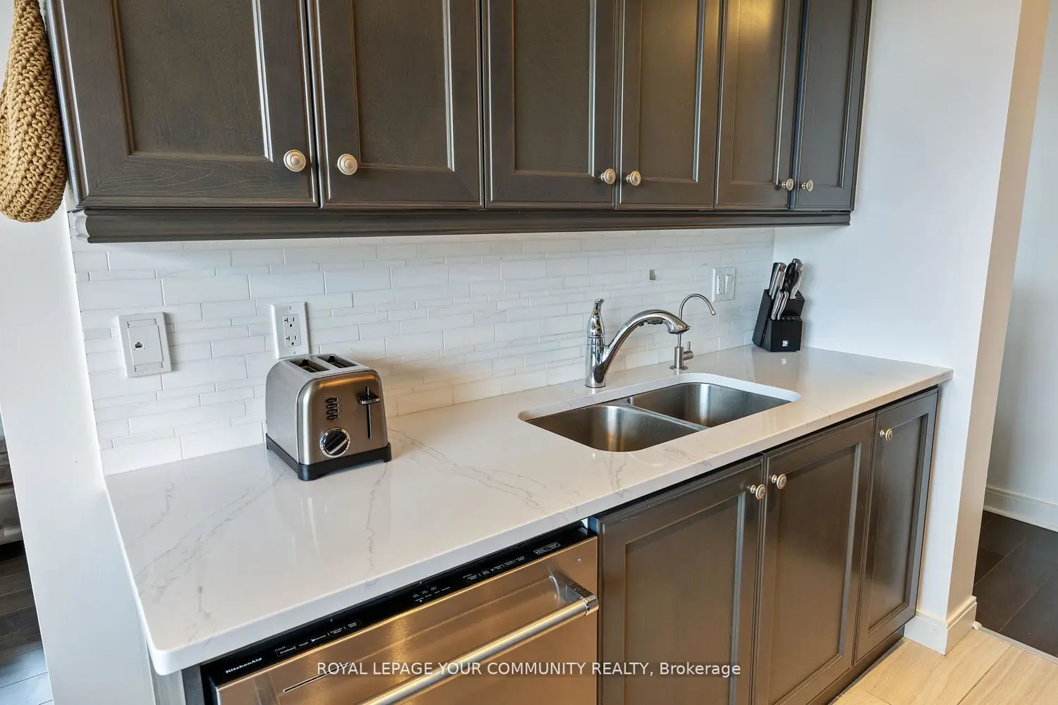 Additional image 12 of 825 Church Street 611