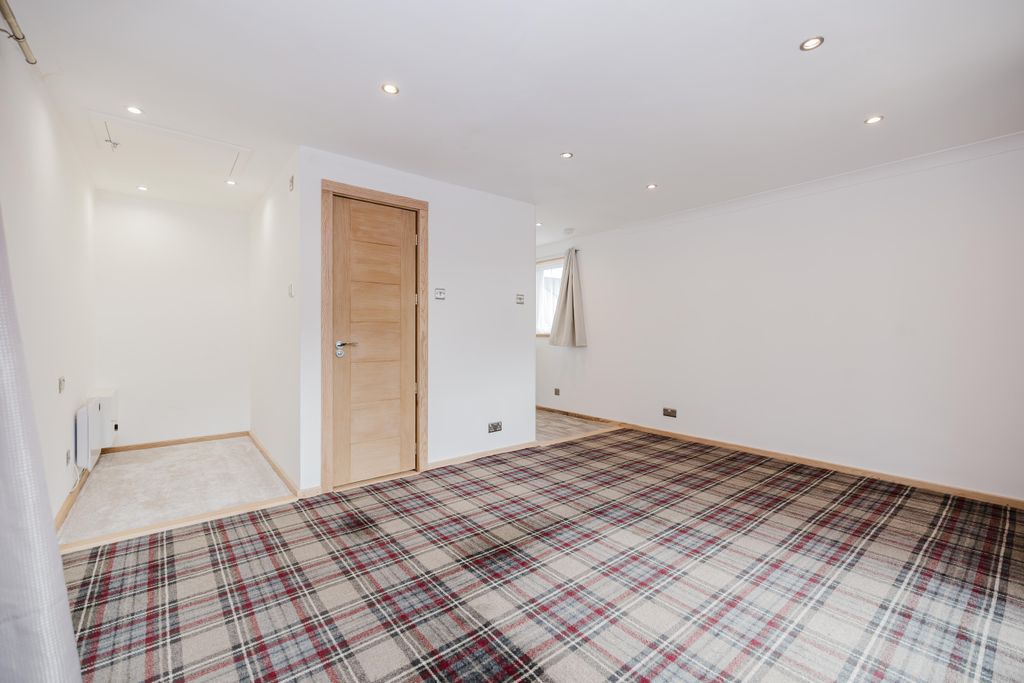 Additional image 3 of Studio to rentPark Place, Livingston EH54