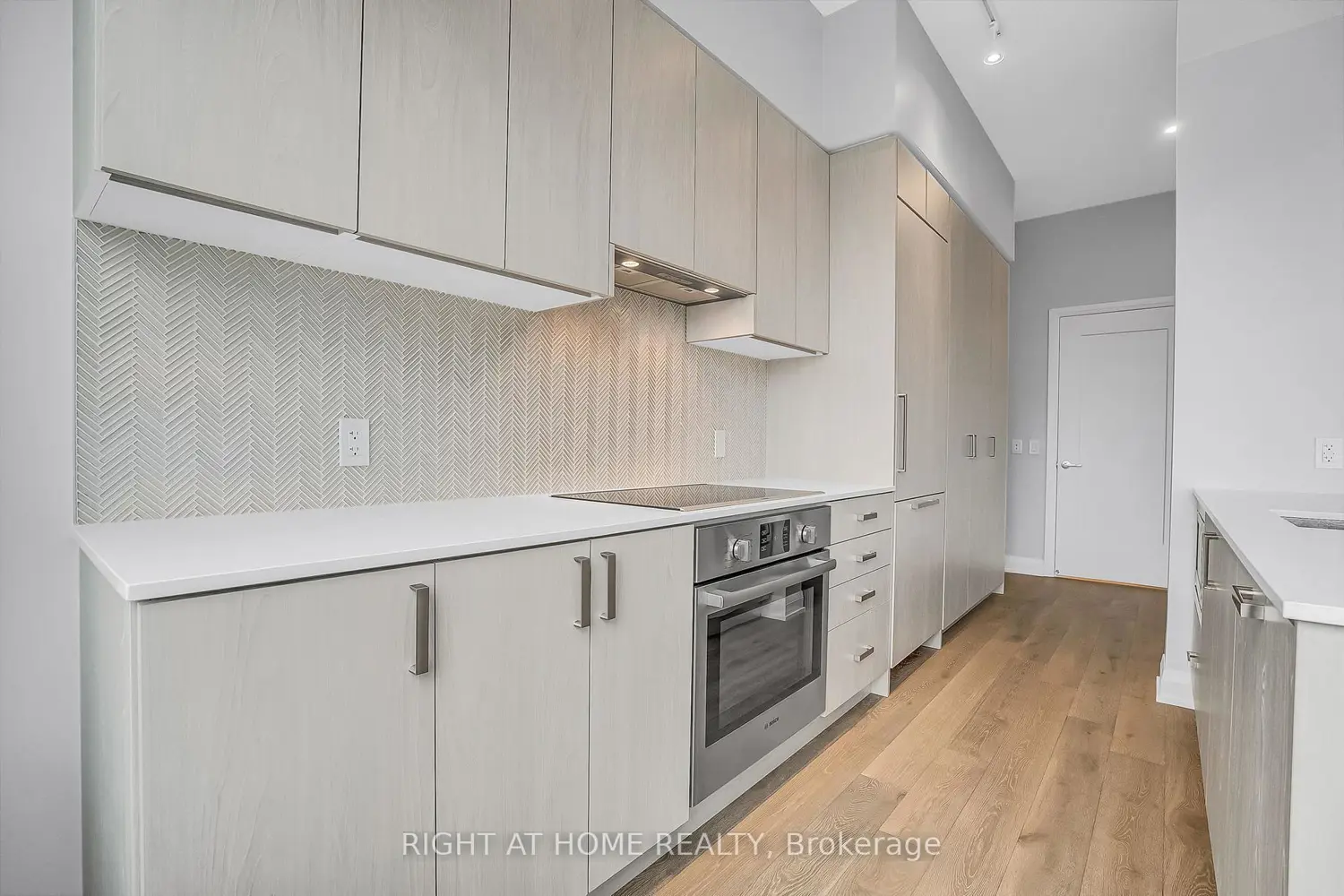 Additional image 8 of 293 The Kingsway 705