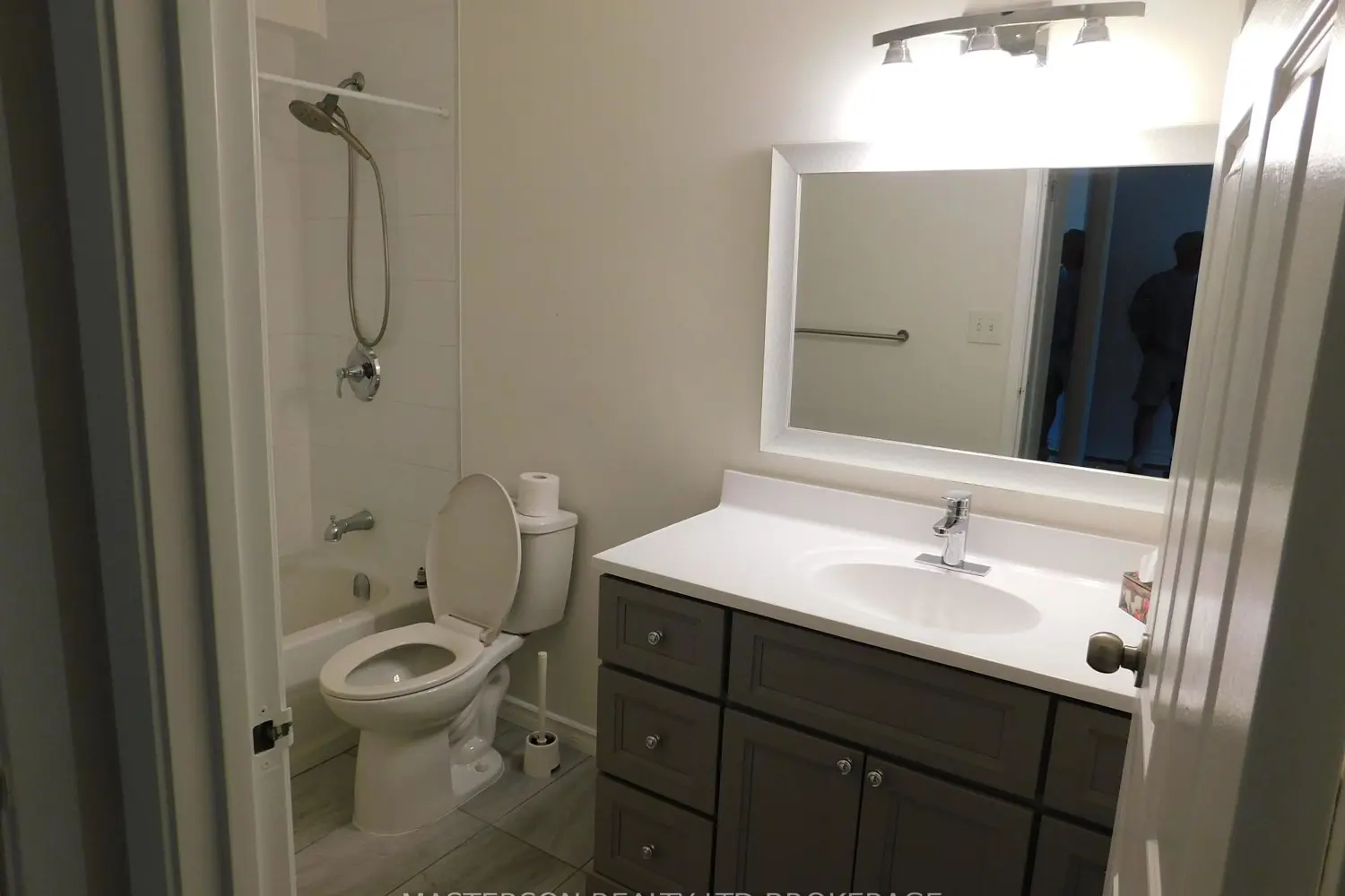 Additional image 8 of 4658 Drummond Road 328