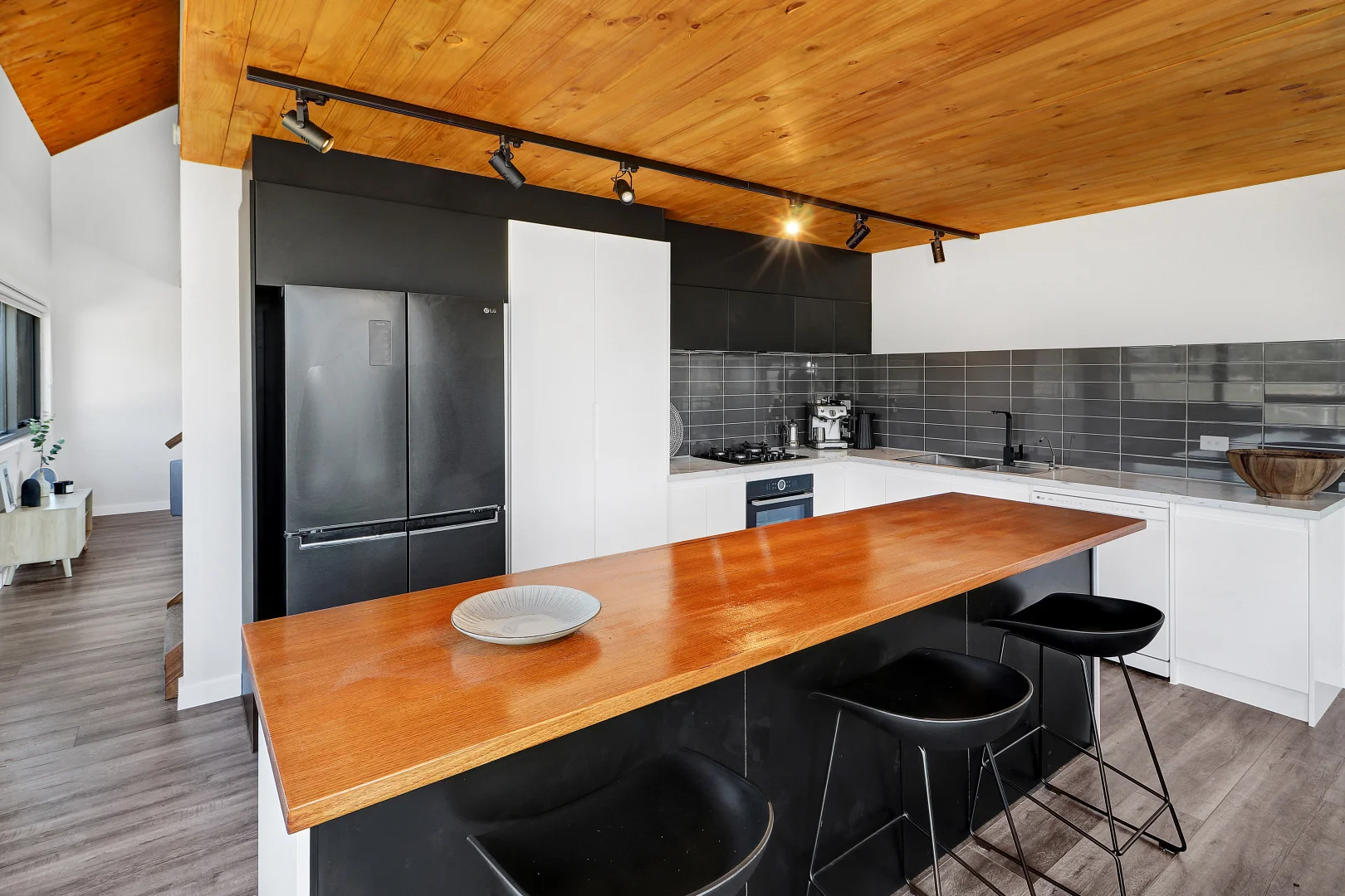 Additional image 6 of 123 Graves Road, Mansfield VIC 3722