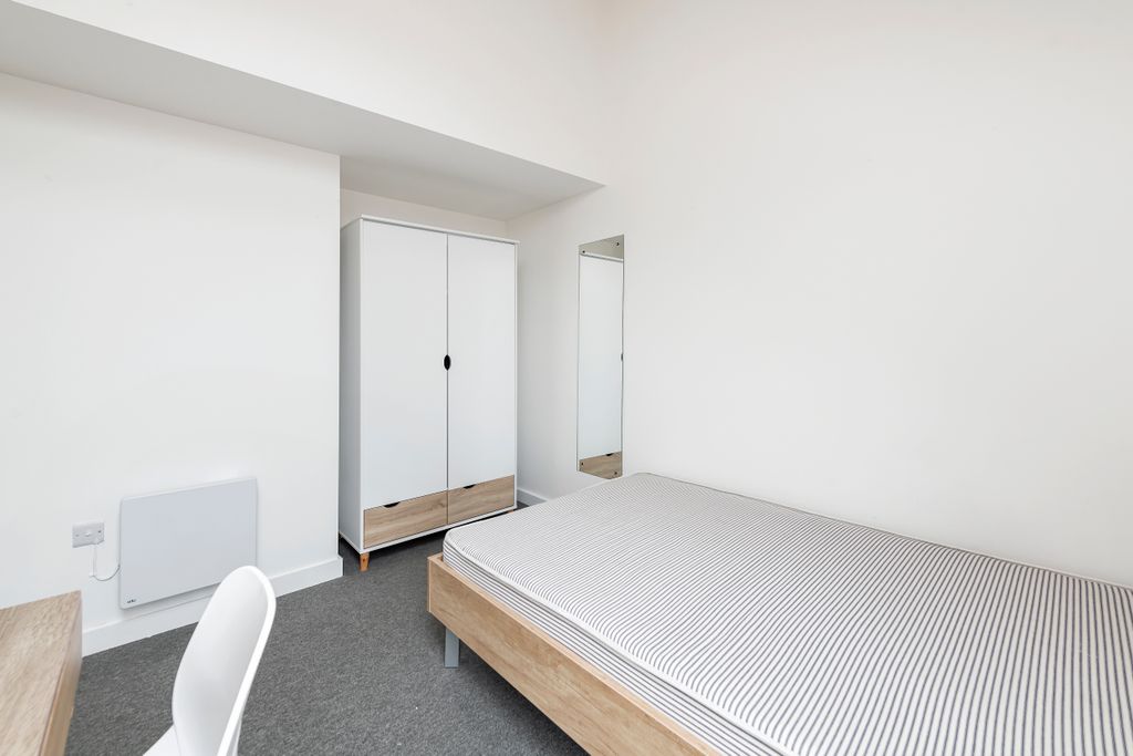 2 bed flat to rentLower Bristol Road, Bath BA2 photo 4