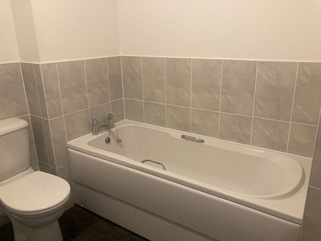 Additional image 12 of 3 bed property to rentMaes Yr Ehedydd, Carmarthen SA31