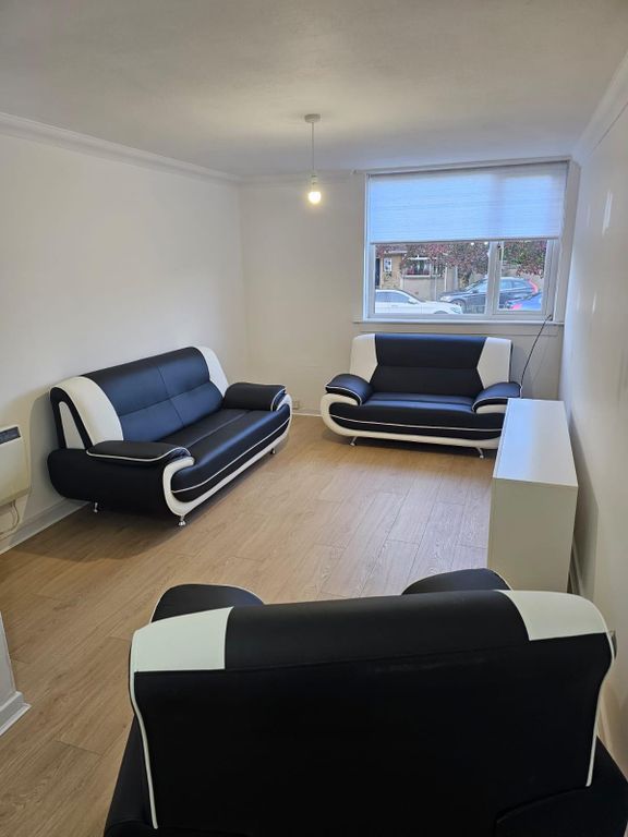 Additional image 2 of 1 bed flat to rentCastleton Drive, Newton Mearns, Glasgow G77