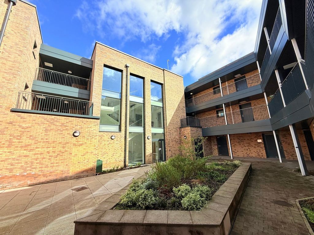 Additional image 2 of 2 bed flat to rentCoal Orchard, Taunton TA1