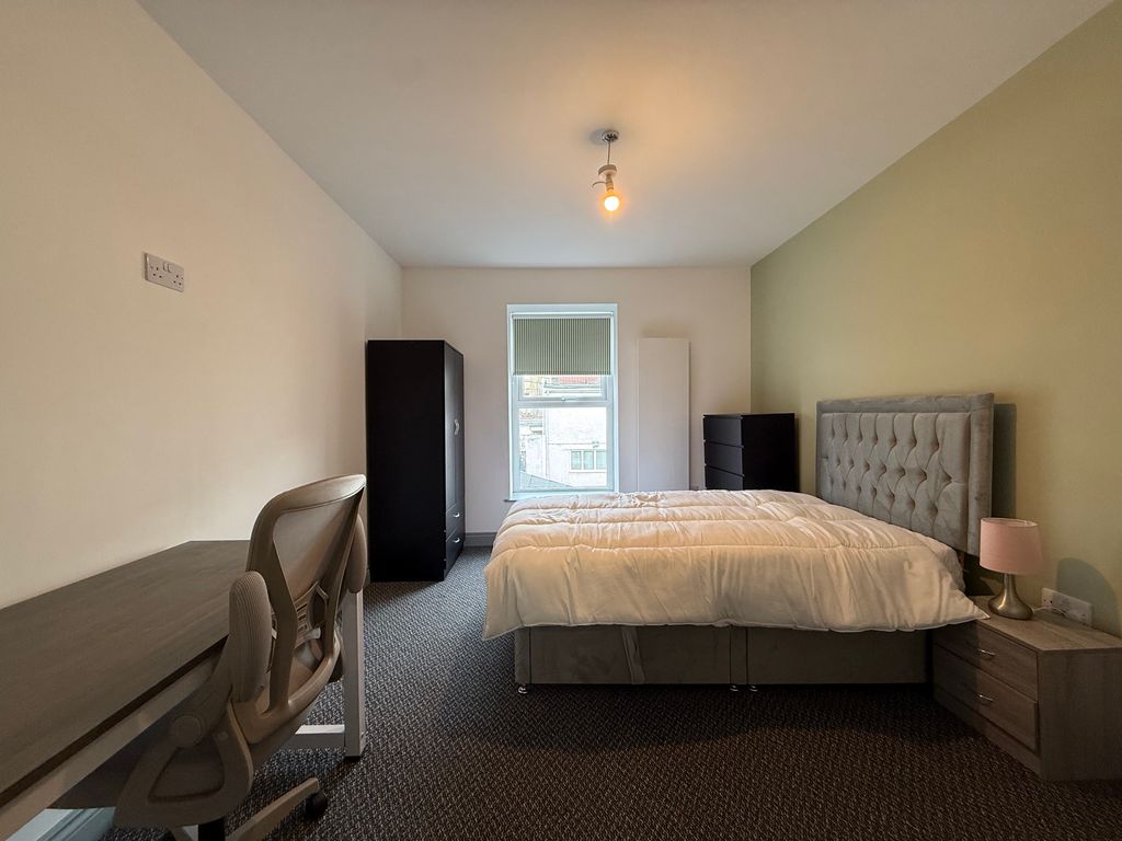 4 bed shared accommodation to rentWalter Road, Swansea SA1 photo 5