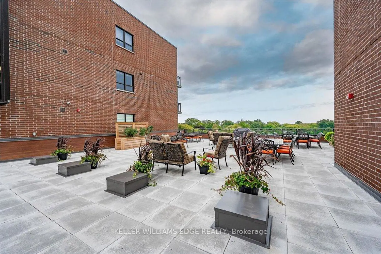 Additional image 18 of 3290 New Street 607