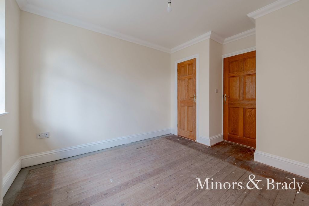 Additional image 15 of 5 bed detached bungalow to rentYarmouth Road, Lowestoft NR32