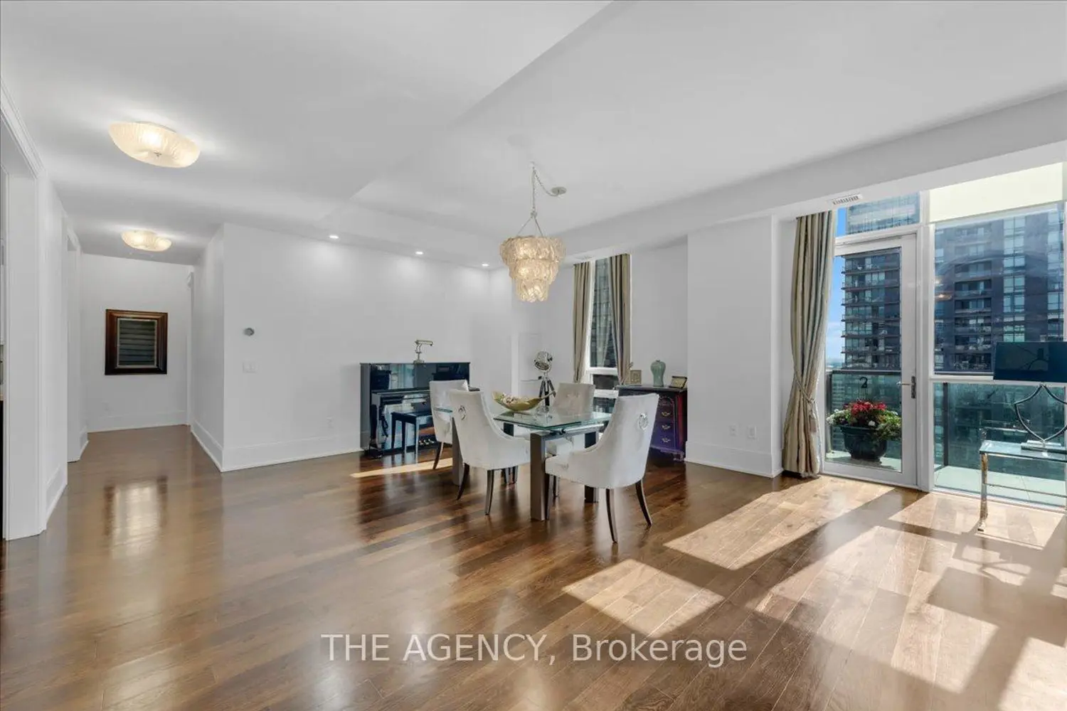 Additional image 6 of 70 Roehampton Avenue Ph15