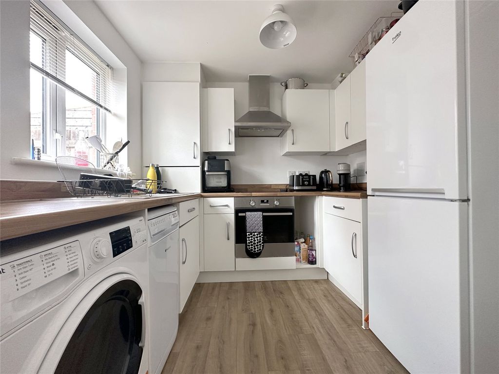 Additional image 2 of 2 bed terraced house to rentExeter, Devon EX1