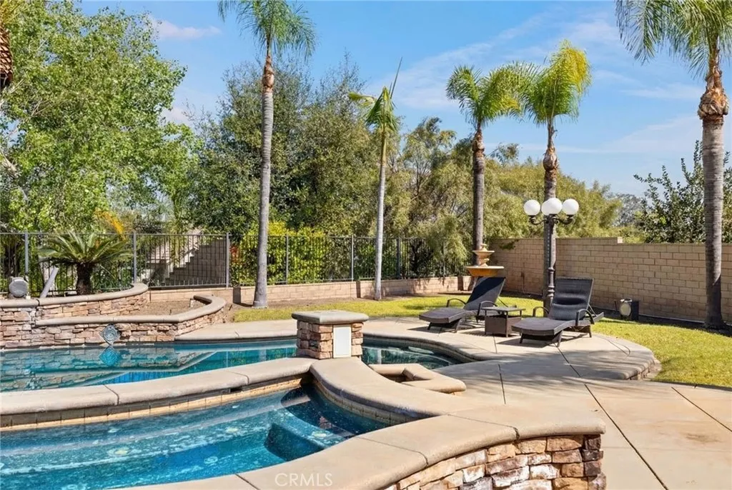 Additional image 6 of 303 Sunburst Ln, Corona, CA 92879