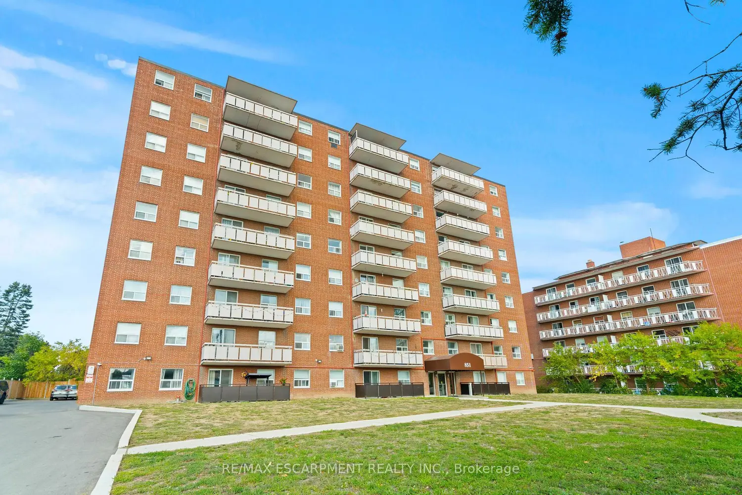 851 Queenston Road 505