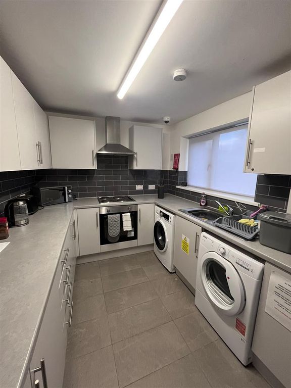 3 bed terraced house to rentWestbourne, Telford TF7
