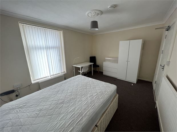 4 bed shared accommodation to rentRichardson Street, Sandfields, Swansea SA1 photo 5