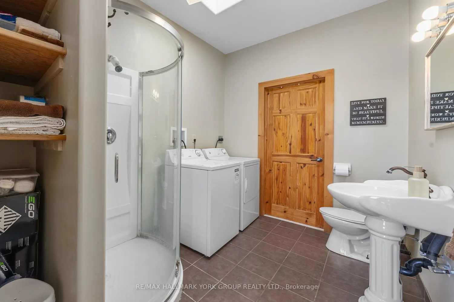 Additional image 14 of 1375 Queensborough Road