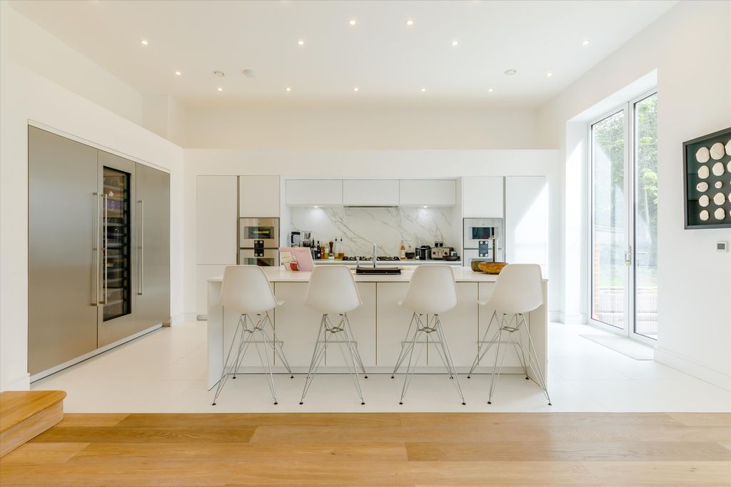 Additional image 3 of 5 bed detached house to rentLondon Road, Ascot, Berkshire SL5