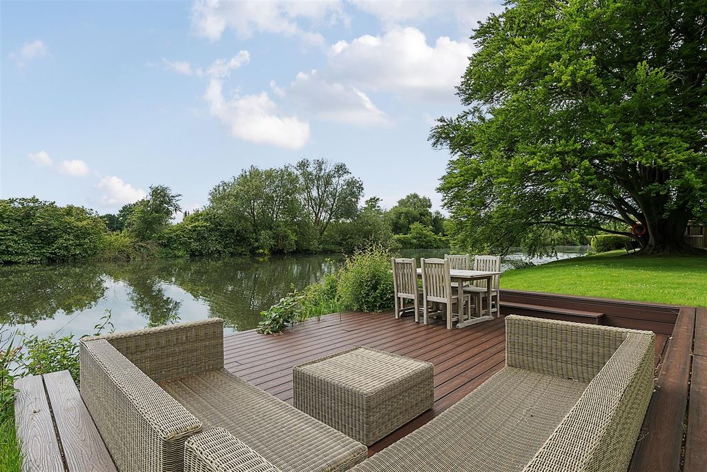 Additional image 42 of 6 bed detached house to rentPelhams Walk, Esher KT10