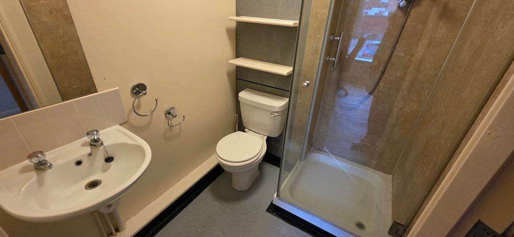 Additional image 7 of 6 bed flat to rentRanelagh Terrace, Leamington Spa CV31