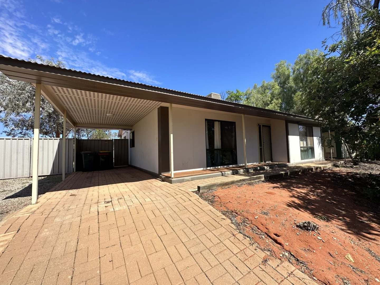 8 Finniss Street, Roxby Downs SA 5725