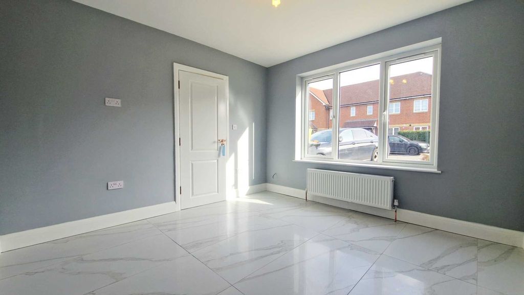 Additional image 4 of 9 bed semi-detached house to rentRockley Road, Luton LU1