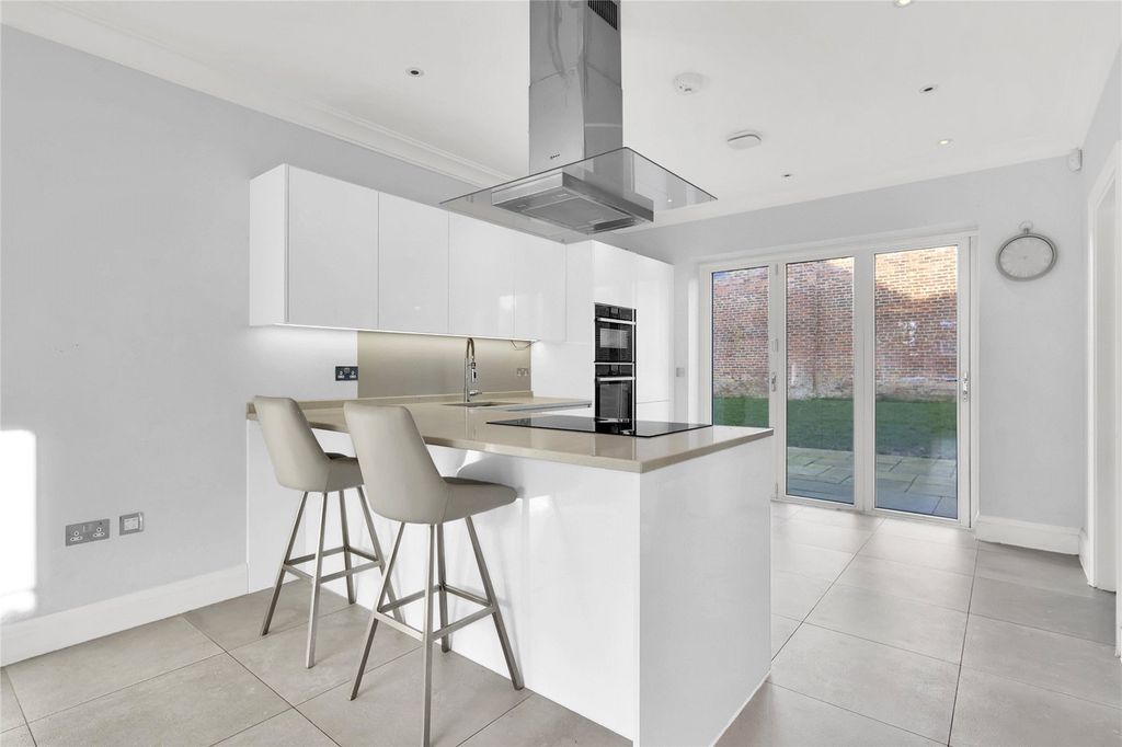 Additional image 8 of 5 bed detached house to rentOval Place, Nether Alderley, Cheshire SK10