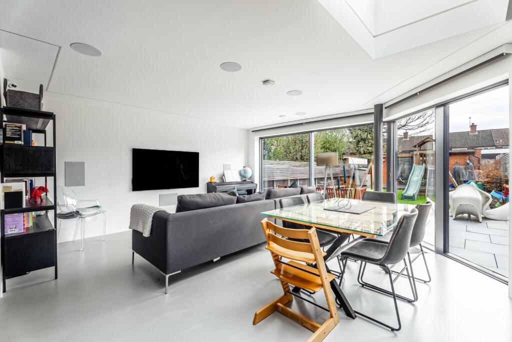 Nelson Avenue, St. Albans, Hertfordshire, AL1