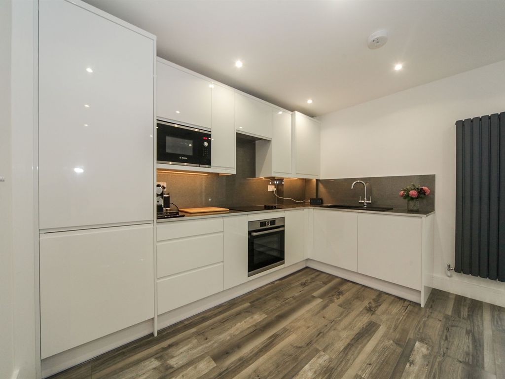 3 bed flat to rentRosedale, Dunstable, 5Rz LU5 photo 5