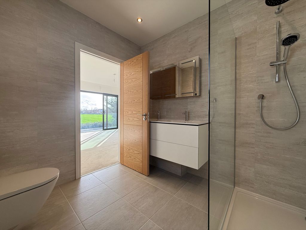 Additional image 19 of 5 bed detached house to rentOld Rydon Lane, Exeter EX2