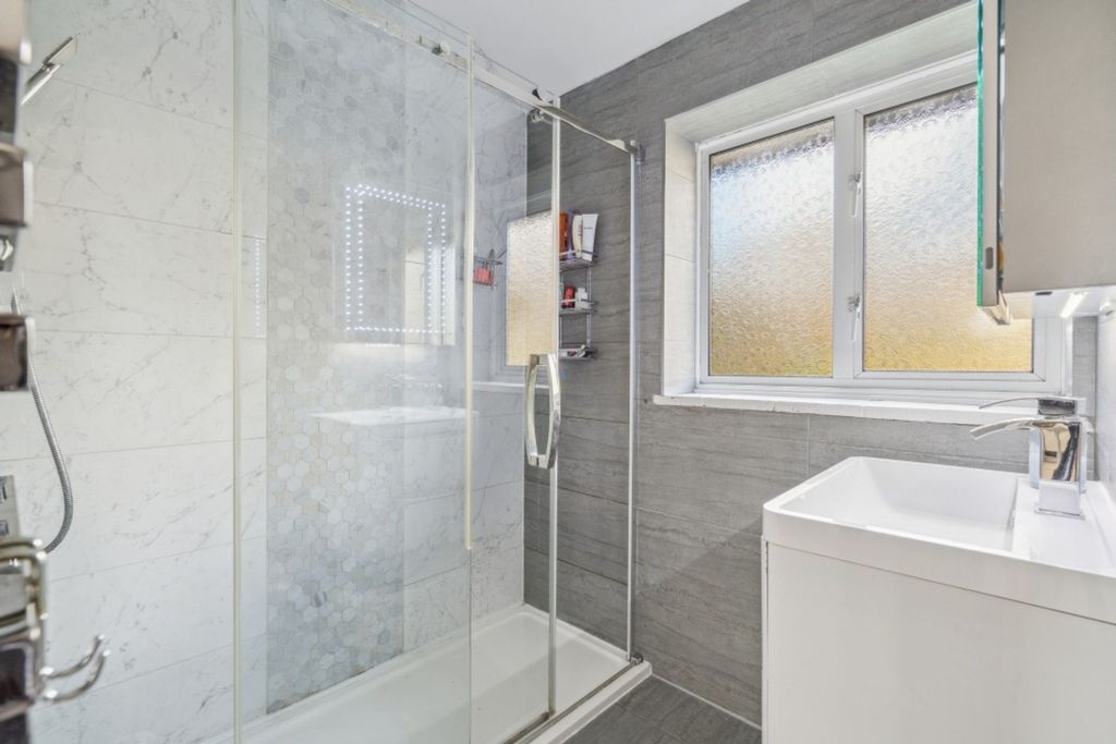 Additional image 11 of 3 bed semi-detached house to rentMaxwell Road, Beaconsfield HP9