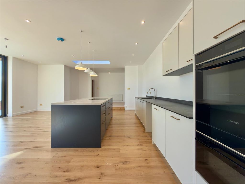 Additional image 8 of 5 bed detached house to rentSt. Andrews Road, Malvern WR14