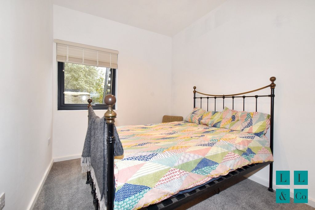Additional image 3 of 3 bed flat to rentBroad Street, Penryn TR10