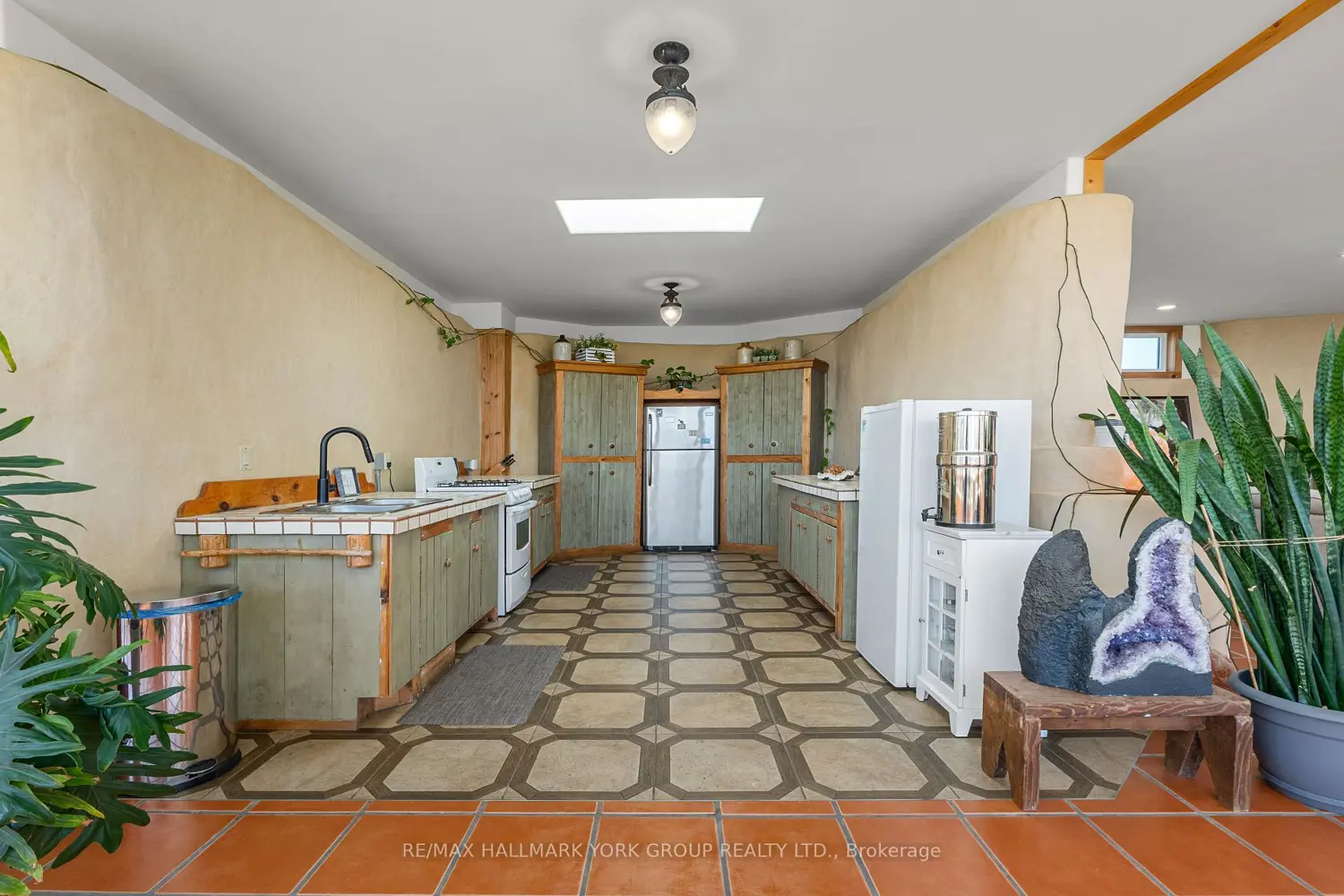 Additional image 7 of 1375 Queensborough Road