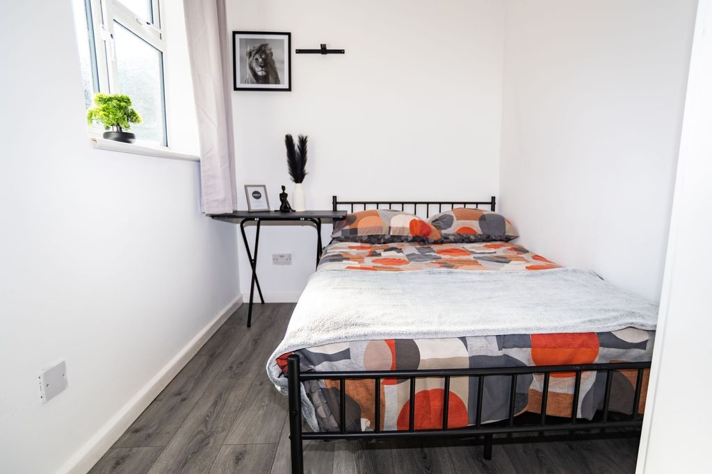 Additional image 7 of 4 bed semi-detached house to rentChamberlain Street, Stoke-On-Trent ST1