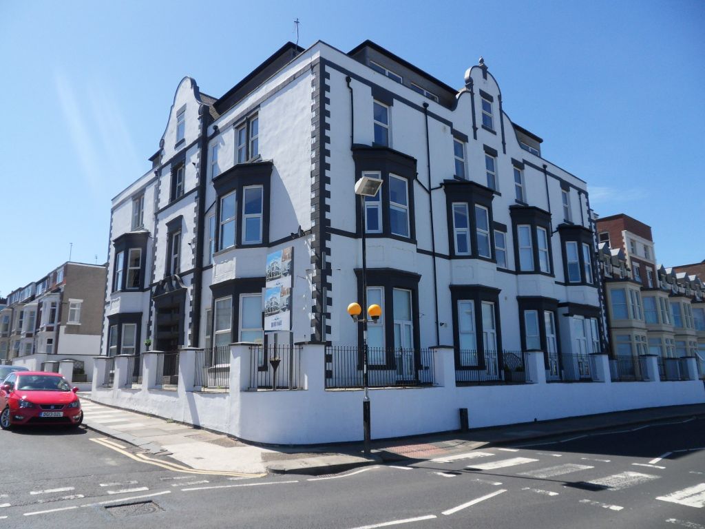 3 bed flat to rentEsplanade, Whitley Bay NE26