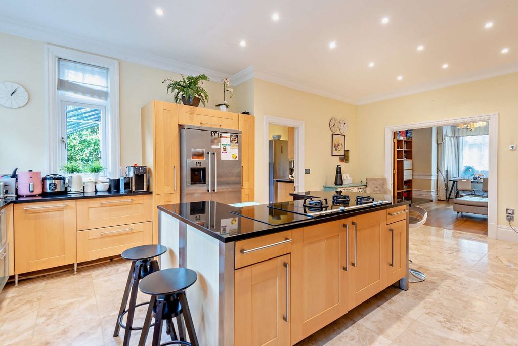 Additional image 5 of 7 bed detached house to rentWindsor Road, Ascot, Berkshire SL5