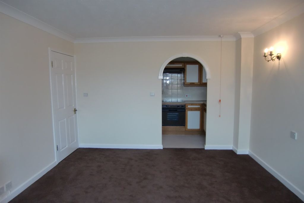 Additional image 3 of 1 bed flat to rentSwn-Y-Mor, Colwyn Bay LL29