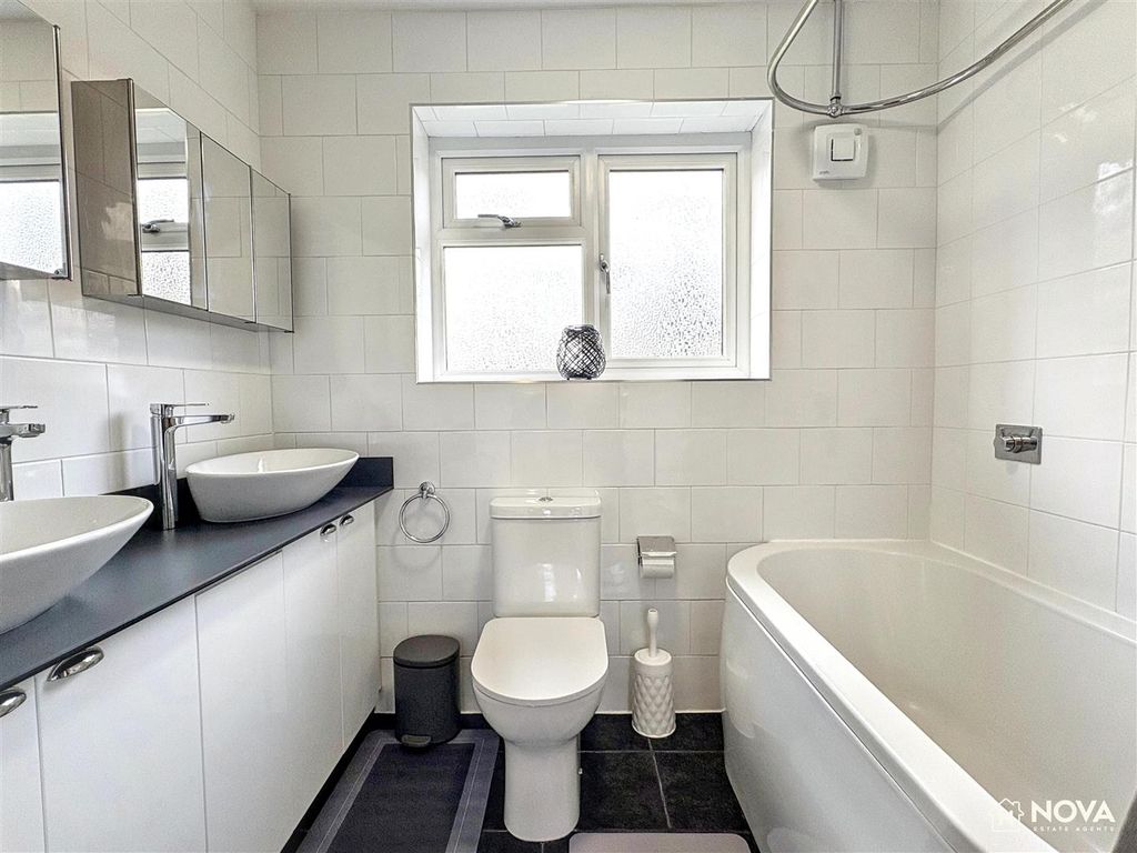 Additional image 27 of 4 bed detached house to rentOld Bedford Road, Luton LU2