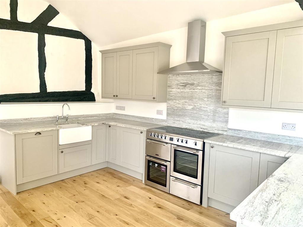 Additional image 4 of 4 bed detached house to rentGreat Hinton, Trowbridge BA14