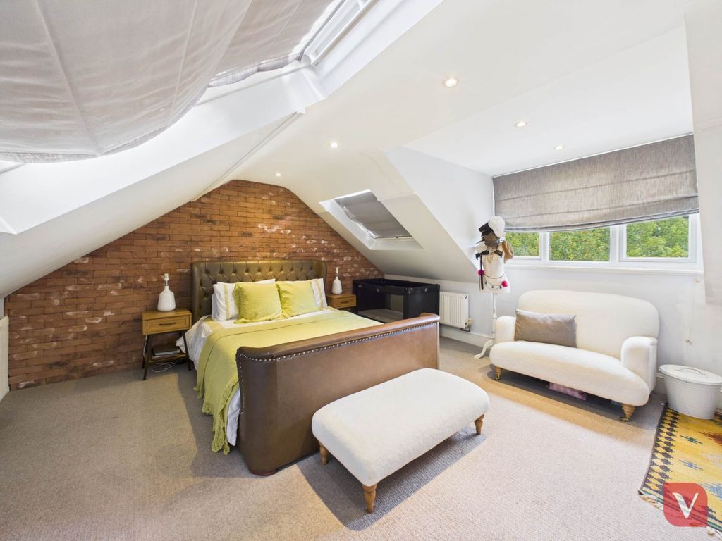 Additional image 2 of 5 bed property to rentCompton Avenue, Luton LU4