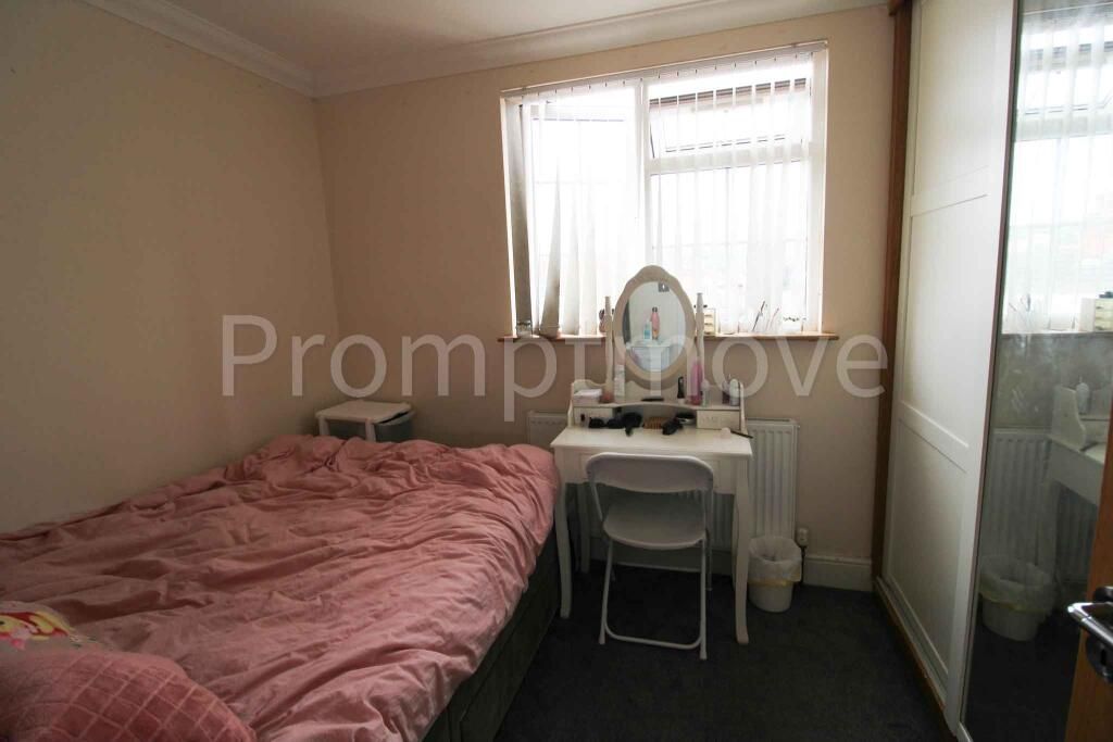 Additional image 8 of 9 bed property to rentDunstable Road, Luton LU4