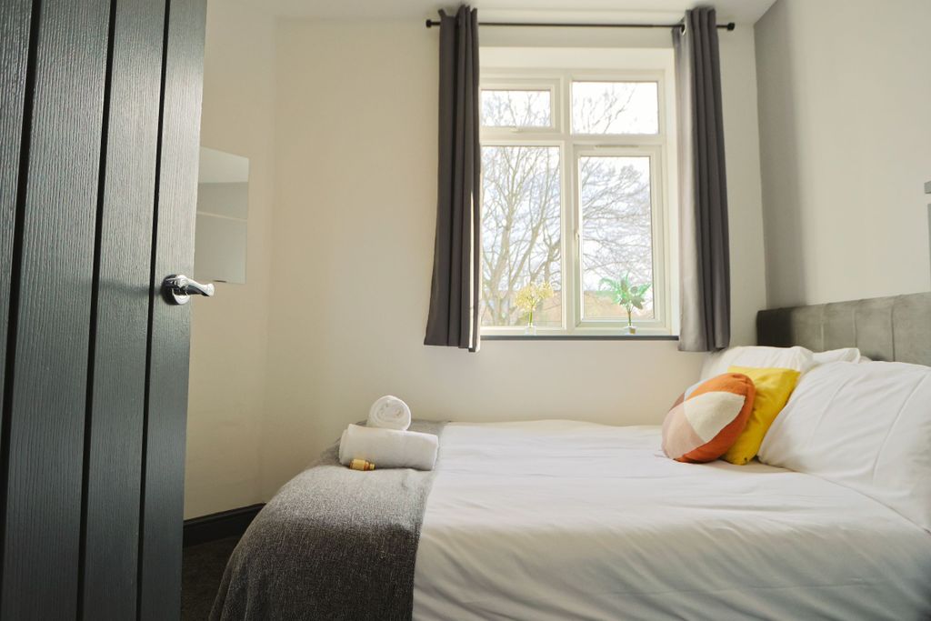 Additional image 12 of 6 bed flat to rentSouthmead Road, Westbury-On-Trym, Bristol BS10