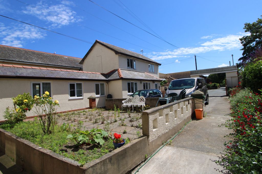 Additional image 8 of Studio to rentGlan Y Don Ltd, 39 East Parade, Rhyl, Denbighshire LL18